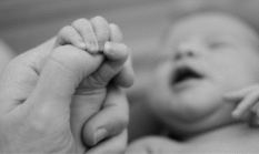 Tips Mengatasi Anak Panas di Malam Hari