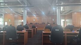 Rapat paripurna DPRD yang digelar di Ruang Rapat Gunung Bungkuk Kantor DPRD Bengkulu Tengah, Jumat (3/10/25). (foto: Andreas Putranarasidemokrasi.com/)