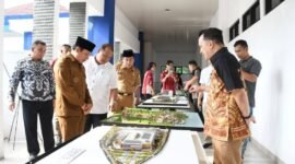Wali Kota Bengkulu Dedy Wahyudi saat menghadiri Dies Natalis ke-8 Program Studi Arsitektur Universitas Bengkulu, Senin (13/10/25)(foto: Awang Konaevinarasidemokrasi.com/)
