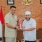 Gubernur Sumatera Utara, Muhammad Bobby Afif Nasution, saat menerima kunjungan Gubernur Bengkulu, Helmi Hasan, di Kantor Gubernur Sumut, Jalan Diponegoro No. 30 Medan, Selasa (14/10/25). (foto: dok Pemprov Bengkulu)