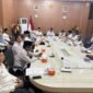 rapat Tim Koordinasi Penanggulangan Kemiskinan Daerah (TKPKD) Kota Bengkulu yang dipimpin langsung oleh Wakil Wali Kota Bengkulu Ronny P. L. Tobing, selaku Ketua TKPKD Kota Bengkulu, pada Rabu (15/10/25). (foto: dok Pemkot Bengkulu)