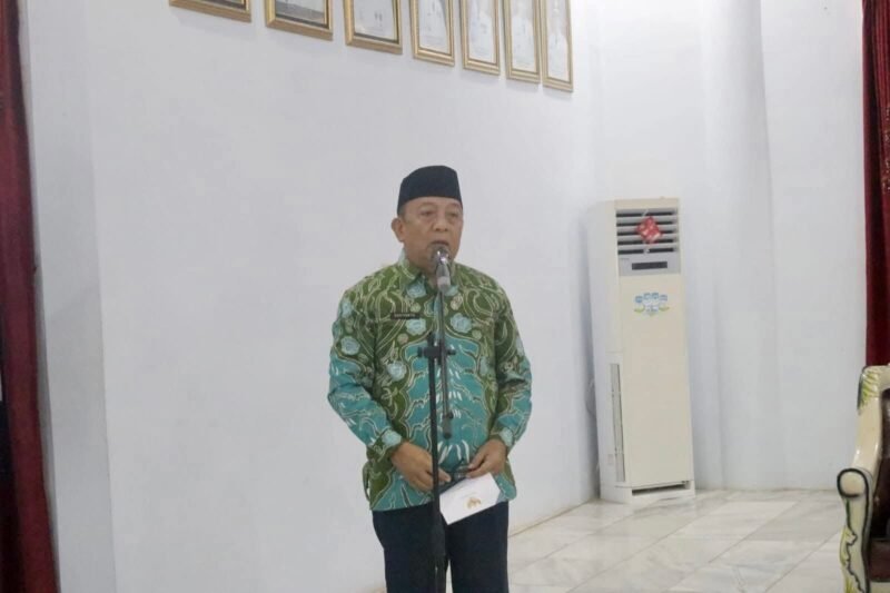 Wakil Bupati Seluma Drs. H. Gustianto  saat membuka Rapat Susunan Kepengurusan YJI Cabang Kabupaten Seluma Masa Bakti 2025–2030 di Gedung Daerah Serasan Seijoan, Kabupaten Seluma, Kamis (16/10/25). (foto: Rifli Nopriansanarasidemokrasi.com/)