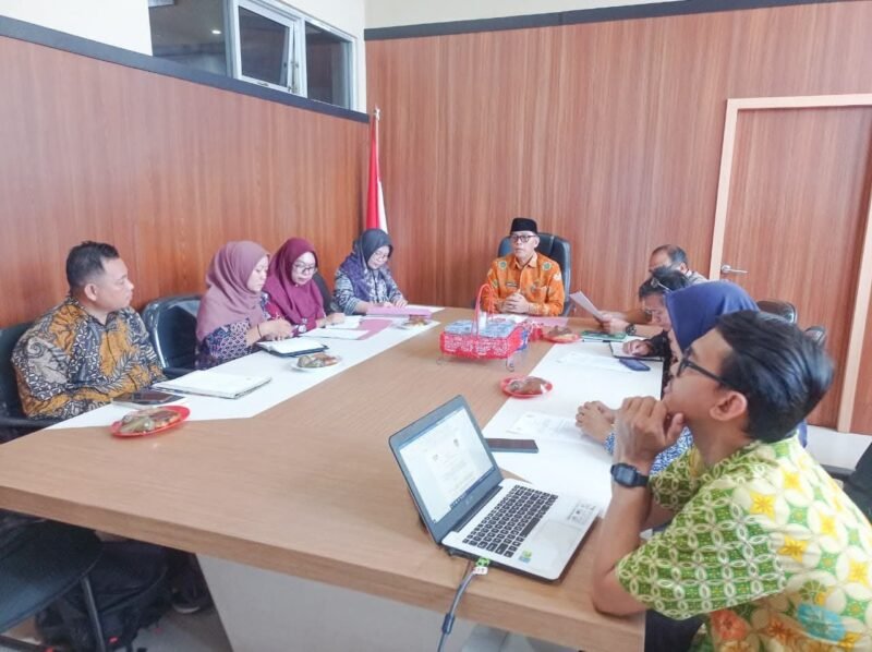 Rapat Koordinasi Nota Kesepakatan (MoU) antara Pemkab Seluma dan Cahaya Perempuan Bengkulu, Kamis (16/10/25).(foto: dok Pemkab Seluma)