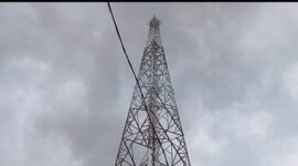 Penampakan Tower yang berada di Kantor Camat Topos, Rabu (1/10/25)(foto: Aan Ade Putranarasidemokrasi.com/)