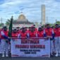 Penjabat Sekretaris Daerah (Pj Sekda) Provinsi Bengkulu, Herwan Antoni, melepas kontingen Pekan Olahraga Nasional (Pornas) XVII Korpri Tahun 2025 di Lapangan Apel Kantor Gubernur Bengkulu, Jumat (3/10/25). (foto: Ardiyantonarasidemokrasi.com/)