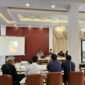 Perwakilan masyarakat Desa Talang Baru dan Perwakilan P3BS, didampingi oleh Direktur AKAR Law Office, Ricki Pratama Putra, S.H., M.H., CPM., dan rekan-rekan dari Akar Global Inisiatif, saat menggelar konferensi pers untuk menyampaikan situasi darurat konflik agraria yang kembali terjadi dengan PT. Daria Dharma Pratama (DDP) dengan petani/masyarakat yang ada di Kecamatan Malin Deman khususnya Desa Talang Baru, Jumat (3/10/25).(foto: dok AKAR Foundation)