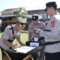 Kapolres Mura, AKBP Agung Adhitya Prananta SH, SIK, MH, saat memimpin langsung Serah Terima Jabatan (Sertijab) terhadap 12 perwira di jajaran Polres Mura, Sabtu (4/10/25). (foto: dok Polres Musi Rawas)