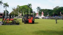 Upacara peringatan Hari Ulang Tahun ke-80 Tentara Nasional Indonesia (TNI) tingkat Provinsi Bengkulu digelar dengan khidmat di Lapangan Balai Raya Semarak Bengkulu, Minggu (5/10/2025). (foto: Ardiyantonarasidemokrasi.com/)