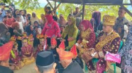 Tradisi Muang Apem di Desa Semelako Atas, Kecamatan Lebong Tengah, dan Kecamatan Bingin Kuning, tepatnya di lokasi yang disebut warga dengan nama Benei Libea, Kamis (09/10/25). (foto: Aan Ade Putranarasidemokrasi.com/)