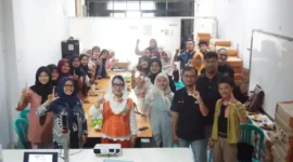 Pelatihan Dasar Jurnalistik yang digelar di Sekretariat Destita, Jalan S. Parman, Kecamatan Ratu Agung, Sabtu (11/10/25). (foto: dok istimewa)