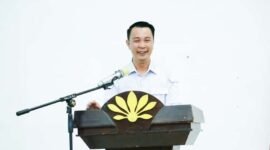 Bupati Rejang Lebong HM Fikri Thobari, SE, MAP saat membuka Rapat Koordinasi (Rakor) Tim Pembina Posyandu Kabupaten Rejang Lebong yang digelar di Ballroom Hotel Golden Rich Curup, Rabu (15/10/25). (foto: Arman Surinarasidemokrasi.com/)