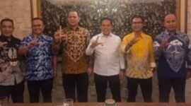 Pemerintah Kabupaten Lebong bersama unsur DPRD dan Kepala Dinas Pemberdayaan Masyarakat dan Desa (PMD) menggelar pertemuan dengan Dirjen Bina Pemerintahan Desa Kemendagri, Dr. Drs. La Ode Ahmad P. Bolombo, A.P., M.Si, di Jakarta, Kamis (16/10/25).(foto: dok Pemkab Lebong)