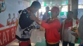 Tim cabang olahraga (cabor) Angkat Besi Kota Lubuk Linggau tampil gemilang pada hari pertama Pekan Olahraga Provinsi (Porprov) Sumatera Selatan XV di Musi Banyuasin, Sabtu (18/10/25).(foto: Jepri Irwansyanarasidemokrasi.com/)