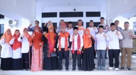Presiden Partai Keadilan Sejahtera (PKS) Al Muzammil Yusuf bersama rombongan tiba di Bengkulu menggunakan pesawat Citilink pada Sabtu siang (18/10).(foto: dok PKS Bengkulu)