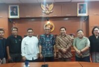 Jajaran pengurus Asosiasi Media Siber Indonesia (AMSI) Pusat melakukan kunjungan ke Kantor PWI Pusat, Jumat (17/10).(foto: dok PWI Pusat)