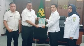 Bupati Lebong, H. Azhari, S.H., M.H., didampingi Pj Swasembada Pangan serta jajaran Dinas Pertanian dan Perikanan Kabupaten Lebong, melakukan audiensi dengan Direktorat Jenderal Lahan dan Irigasi Pertanian Kementerian Pertanian RI di Jakarta, Senin (20/10/25). (foto: dok Pemkab Lebong)