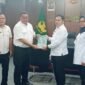 Bupati Lebong, H. Azhari, S.H., M.H., didampingi Pj Swasembada Pangan serta jajaran Dinas Pertanian dan Perikanan Kabupaten Lebong, melakukan audiensi dengan Direktorat Jenderal Lahan dan Irigasi Pertanian Kementerian Pertanian RI di Jakarta, Senin (20/10/25). (foto: dok Pemkab Lebong)