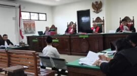 Terdakwa Virgiawan Listanto Direktur cv Lautan Biru Nusantara (LBN) saat sidang, Selasa (21/10/25)(foto: Ardiyantonarasidemokrasi.com/)