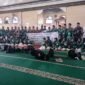 Sebanyak 28 jamaah umroh dari PT Taqwah Cahaya Semesta resmi diberangkatkan menuju Tanah Suci Mekkah di Masjid Pancasila Desa Suka Negri, Kecamatan Topos, Selasa (21/10/25). (foto: Aan Ade Putranarasidemokrasi.com/)
