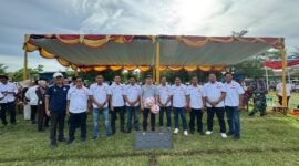 Ketua Dewan Perwakilan Daerah Republik Indonesia (DPD RI) Sultan Baktiar Najamudin saat melakukan kunjungan kerja ke Kabupaten Mukomuko dan menghadiri kegiatan silaturahmi yang digelar Asosiasi Kabupaten Persatuan Sepak Bola Seluruh Indonesia (Askab PSSI) Mukomuko di Lapangan Sepak Bola Ratok Denai, Kelurahan Bandar Ratu, Kecamatan Kota Mukomuko, Rabu (22/10/25).(foto: dok istimewa)
