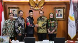 Bupati Seluma, Teddy Rahman, S.E., M.M., melaksanakan audiensi dengan Kementerian Sosial Republik Indonesia di Jakarta, Kamis (23/10/25).(foto: dok Pemkab Seluma)