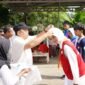 Wakil Bupati Seluma sekaligus Ketua PMI Kabupaten Seluma, Drs. H. Gustianto, saat resmi membuka Lomba Palang Merah Remaja (PMR) se-Kabupaten Seluma yang digelar di halaman Kantor PMI Kabupaten Seluma, Jumat (24/10/25).(foto: Nandonarasidemokrasi.com/)