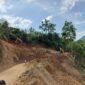 Kondisi jalan longsor di Desa Talang Ratu, Kecamatan Rimbo Pengadang, Kabupaten Lebong, Senin (27/10/25)(foto: Aan Ade Putranarasidemokrasi.com/)