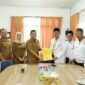 Dinas Kesatuan Bangsa, Politik, dan Perlindungan Masyarakat (Kesbangpolimas) Kota Bengkulu saat menerima kunjungan silaturahmi dari Dewan Pengurus Daerah (DPD) Partai Keadilan Sejahtera (PKS) Kota Bengkulu, Senin (27/10). (foto: Awang Konaevinarasidemokrasi.com/)