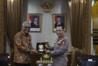 Kepala Kepolisian Negara Republik Indonesia (Kapolri) Jenderal Polisi Listyo Sigit Prabowo, saat menerima audiensi dari Pengurus Persatuan Wartawan Indonesia (PWI) Pusat di Mabes Polri, Jalan Trunojoyo, Jakarta, Senin (27/10). (foto: dok PWI Pusat)