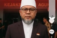 Screenshot salah satu akun TikTok bernama vox populi voxdai menyebarkan informasi palsu yang menyebutkan bahwa Helmi Hasan menjalani pemeriksaan keempat kalinya di Kejaksaan Agung.