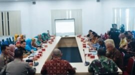 Wali Kota Lubuk Linggau, H Rachmat Hidayat, langsung memimpin rapat persiapan peringatan Hari Ulang Tahun (HUT) ke-24 tahun 2025 agar berlangsung lebih meriah dan semarak, Kamis (2/10/25). (foto: Pemkot Lubuk Linggau)