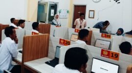 Pelaksanaan tes berbasis Computer Assisted Test (CAT) di Kampus Poltekkes Kemenkes Bengkulu, Jumat (3/10/25).(foto: Ardiyantonarasidemokrasi.com/)