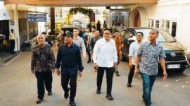 Wali Kota Bengkulu Dedy Wahyudi saat kunjungi tempat tongkrongan kekinian Kraving Roaster & Billiard di Kecamatan Gading Cempaka, Sabtu (4/10/25). (foto: Awang Konaevinarasidemokrasi.com/)