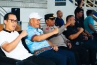 Asisten III Bidang Administrasi Umum Pemkot Lubuk Linggau, Herdawan saat hadiri Turnamen Futsal Piala Wali Kota Antar Pelajar Bumi Silampari di Taman Olahraga Silampari (TOM), Minggu (5/10/25). (foto: Surya Adewijayanarasidemokrasi.com/)