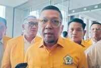 Wakil Ketua Umum DPP Partai Golkar, Ahmad Doli Kurnia Tandjung, saat diwawancarai di sela Musyawarah Daerah (Musda) XI yang digelar di Hotel Mercure, Minggu (5/10/25). (foto: Ardiyantonarasidemokrasi.com/)