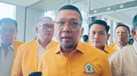 Wakil Ketua Umum DPP Partai Golkar, Ahmad Doli Kurnia Tandjung, saat diwawancarai di sela Musyawarah Daerah (Musda) XI yang digelar di Hotel Mercure, Minggu (5/10/25). (foto: Ardiyantonarasidemokrasi.com/)
