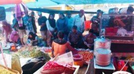 Wakil Bupati Bengkulu Tengah, Tarmizi, S.Sos., bersama Pj Sekda Ayatul Muhtadin, S.H., dan Asisten Perekonomian dan Pembangunan Eka Nurmeini, S.E., M.Pd., melakukan inspeksi mendadak (sidak) ke Pasar Taba Penanjung, Kamis (9/10/25). (foto: Andreas Putranarasidemokrasi.com/)