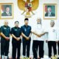 Bupati Rejang Lebong HM Fikri Thobari, SE, MAP saat menerima kunjungan kerja Kepala Balai Wilayah Sungai Sumatera (BWSS) VII Bengkulu, Wiel Mushawiry Suryana, ST, MT, beserta jajaran, Selasa (14/10/25). (foto: Arman Surinarasidemokrasi.com/)