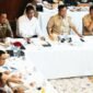 Presiden Prabowo Subianto memimpin rapat terbatas bersama jajaran kabinet Merah Putih di Kertanegara, Jakarta, Kamis (16/10/25) (foto: BPMI Setpres/Cahyo/situs presidenri.go.id)