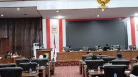 Ketua Fraksi Golkar DPRD Provinsi Bengkulu, membacakan pandangan Fraksi ABPD