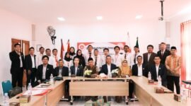 Sebanyak 12 calon advokat datang mengenakan kemeja rapi untu mengikuti PPA