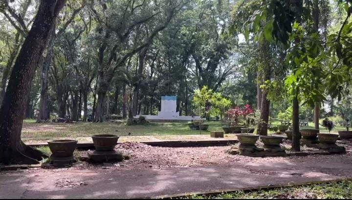 Taman Remaja Bengkulu akan direvitalisasi menjadi Taman Merah Putih sebagai ruang olahraga dan rekreasi keluarga. Pemerintah memastikan konsep hijau dan ramah semua kalangan.