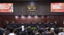 Mahkamah Konstitusi mengeluarkan sejumlah putusan strategis sepanjang 2025, mulai penghapusan presidential threshold hingga jaminan pendidikan gratis.

Sumber foto : Ifa Dwi Septian-Humas MK