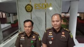 Dugaan korupsi tambang batu bara di Bengkulu terus dikembangkan. Penggeledahan dilakukan untuk mengungkap kerugian negara hingga Rp1,8 triliun.