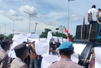 Warga Bengkulu Tengah menegaskan penolakan PT RAA bukan anti investasi, melainkan tuntutan penegakan hukum sawit.