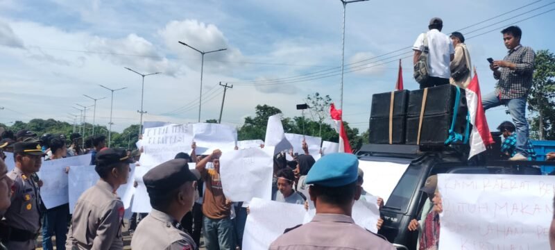Warga Bengkulu Tengah menegaskan penolakan PT RAA bukan anti investasi, melainkan tuntutan penegakan hukum sawit.