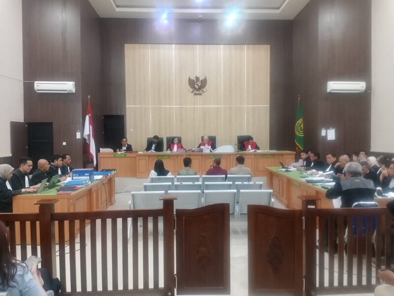 Saksi di PN Tipikor Bengkulu ungkap perubahan nilai batu bara untuk menekan royalti. Jaksa sebut negara dirugikan besar.