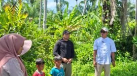 Teuku Zulkarnain menyiapkan langkah terpadu bersama instansi teknis untuk menangani abrasi sungai di Desa Pondok Kelapa Bengkulu Tengah.