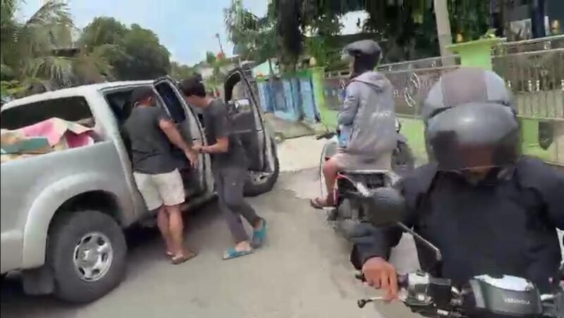 Polisi mengungkap modus tersangka penimbunan Bio Solar di Bengkulu Selatan dengan menggunakan tangki ganda dan puluhan barcode. Pelaku terancam hukuman enam tahun penjara dan denda Rp60 miliar.