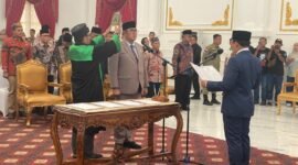 Wali Kota Bengkulu Dedy Wahyudi melantik Pj Sekda Medy Febriansya dan meminta seluruh pejabat menghilangkan ego sektoral serta fokus melayani masyarakat.